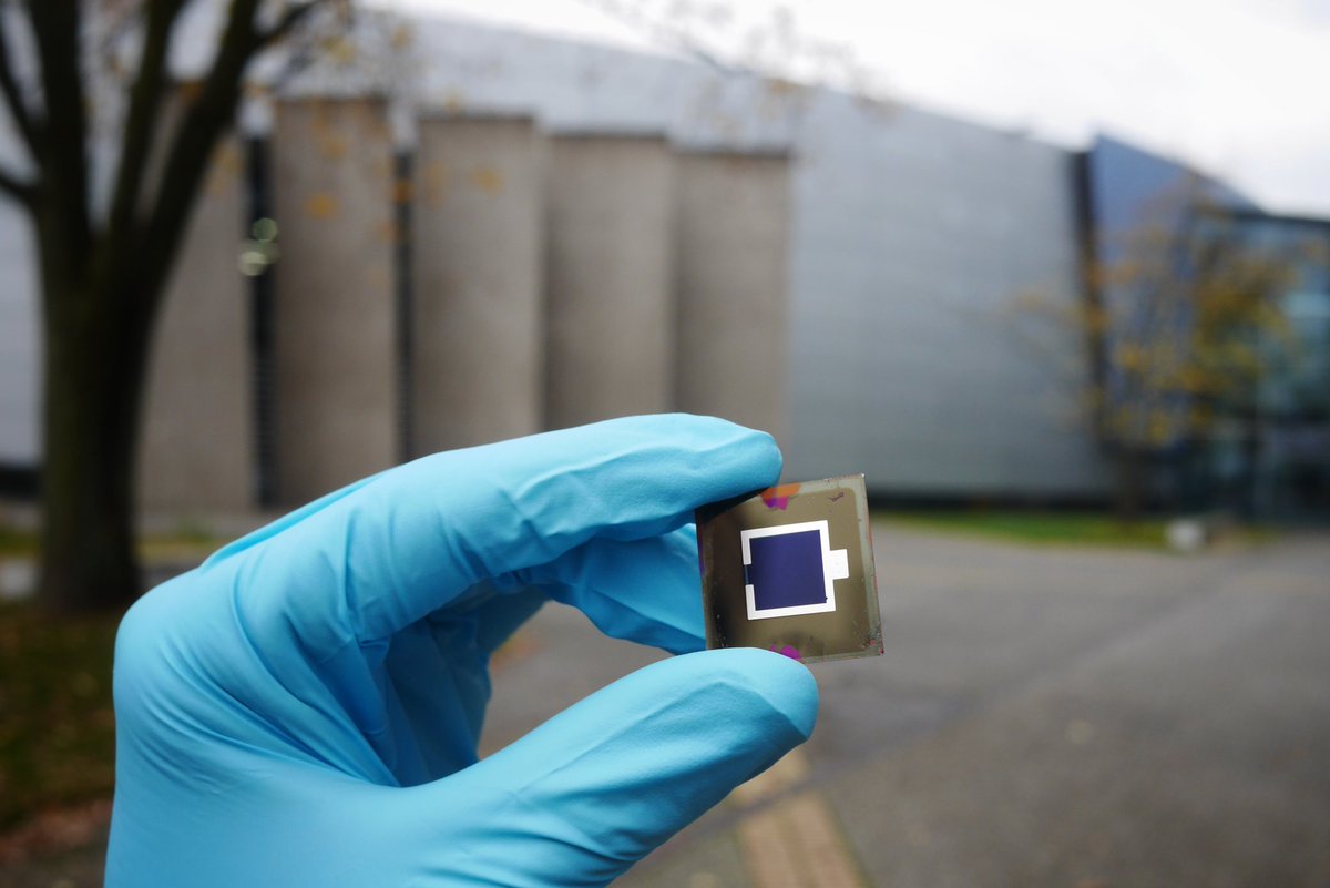 Back at the top: With nanotextures <a href="/HZBSolarOptics/">HZB Dept. Optics for Solar Energy</a>, SAMs and an IR back reflector <a href="/elalexi/">Alexandros Cruz</a>, we achieved &gt;29% baseline and certified 29.8%-efficient perovskite/Si tandem solar cells. Congrats to P. Tockhorn, J. Sutter, A. Cruz + the team!
<a href="/HZBde/">Helmholtz-Zentrum Berlin</a>  #HySPRINT

helmholtz-berlin.de/pubbin/news_se…