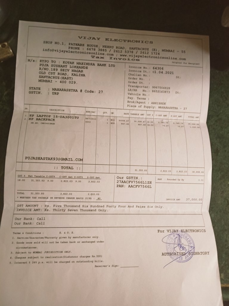 KesavSushant's tweet photo. I am from very poor family background,bought laptop on emi 6 months back and forgot in rikshaw on 15/11/2021. I have a bill of laptop and serial no is mentioned on same.. I have registered complaint for the same and i have faith on @MumbaiPolice plz help to trace.... https://t.co/5ZRfGeXL2C