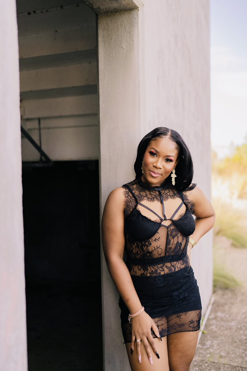 Gabbz2k's tweet photo. Thirty, Flirty and Thriving! 🖤🎂 https://t.co/80iAVR4pan