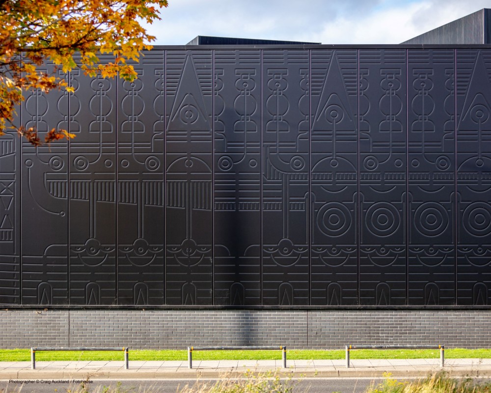 TrimoGroup's tweet photo. The Waste Transfer Centre, Greenwich Peninsula - the unique building with eye-catching facade done with our ArtMe design on Qbiss One facade panels.
Architect: @NorthpointArch 
ArtMe design architect: @fleafolly 
Investor: Knight Dragon Developments Ltd
https://t.co/ZZu314fZJ8 https://t.co/ynkU9NzpDe