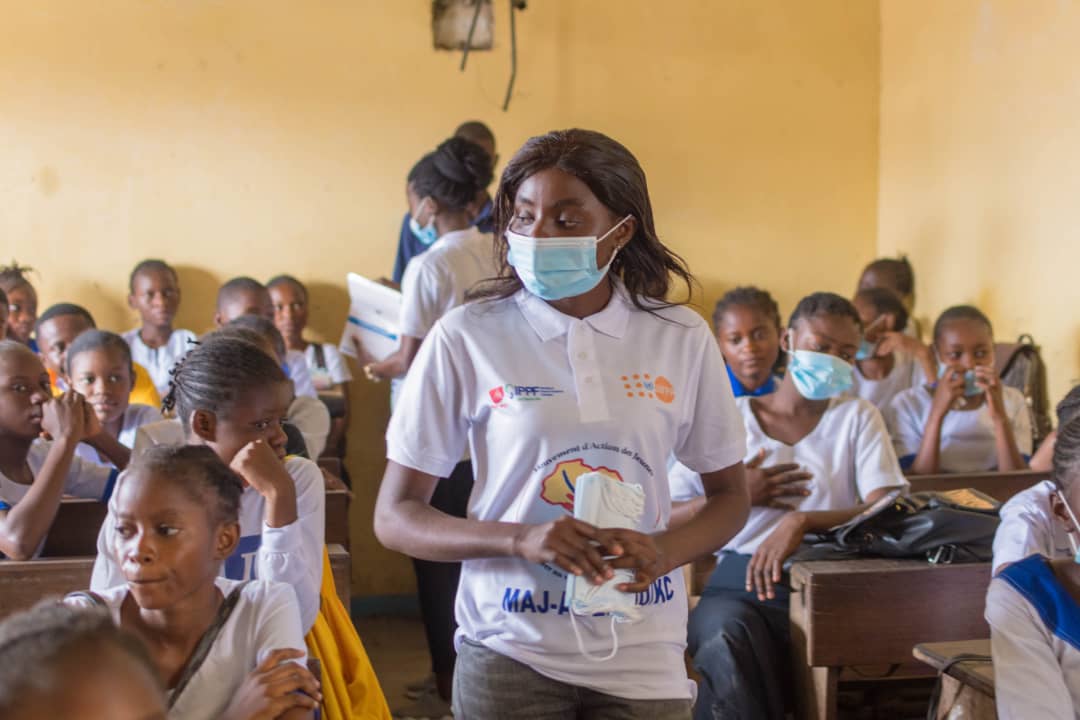 MimboroD's tweet photo. Tam-Tam au Kongo Central: Marathon d'échanges sur l'ECS sous le thème : "Sexualité Précoce et ses conséquences dans les milieux des ados et Jeunes", grâce au partenariat @UNFPARDC  et @abefnd_rdc , @IPPFAR ,  @lokushe  , @MajRDCongo  #Kitumaini #MAJKC https://t.co/XZgS2Ihlwz