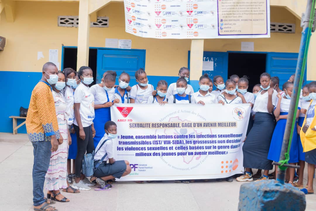 MimboroD's tweet photo. Tam-Tam au Kongo Central: Marathon d'échanges sur l'ECS sous le thème : "Sexualité Précoce et ses conséquences dans les milieux des ados et Jeunes", grâce au partenariat @UNFPARDC  et @abefnd_rdc , @IPPFAR ,  @lokushe  , @MajRDCongo  #Kitumaini #MAJKC https://t.co/XZgS2Ihlwz