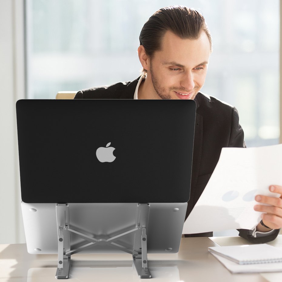 BoyataInc's tweet photo. It allows your laptop up at the perfect angle for working or docking, folds easily and is very sturdy. 💻💖

Check it out 👉https://t.co/8nx76spV2h

#laptopstand #stands #boyata #laptop #protable #office #workplace #adjustable #desk #holder #laptopriser https://t.co/3pndzEIYTW