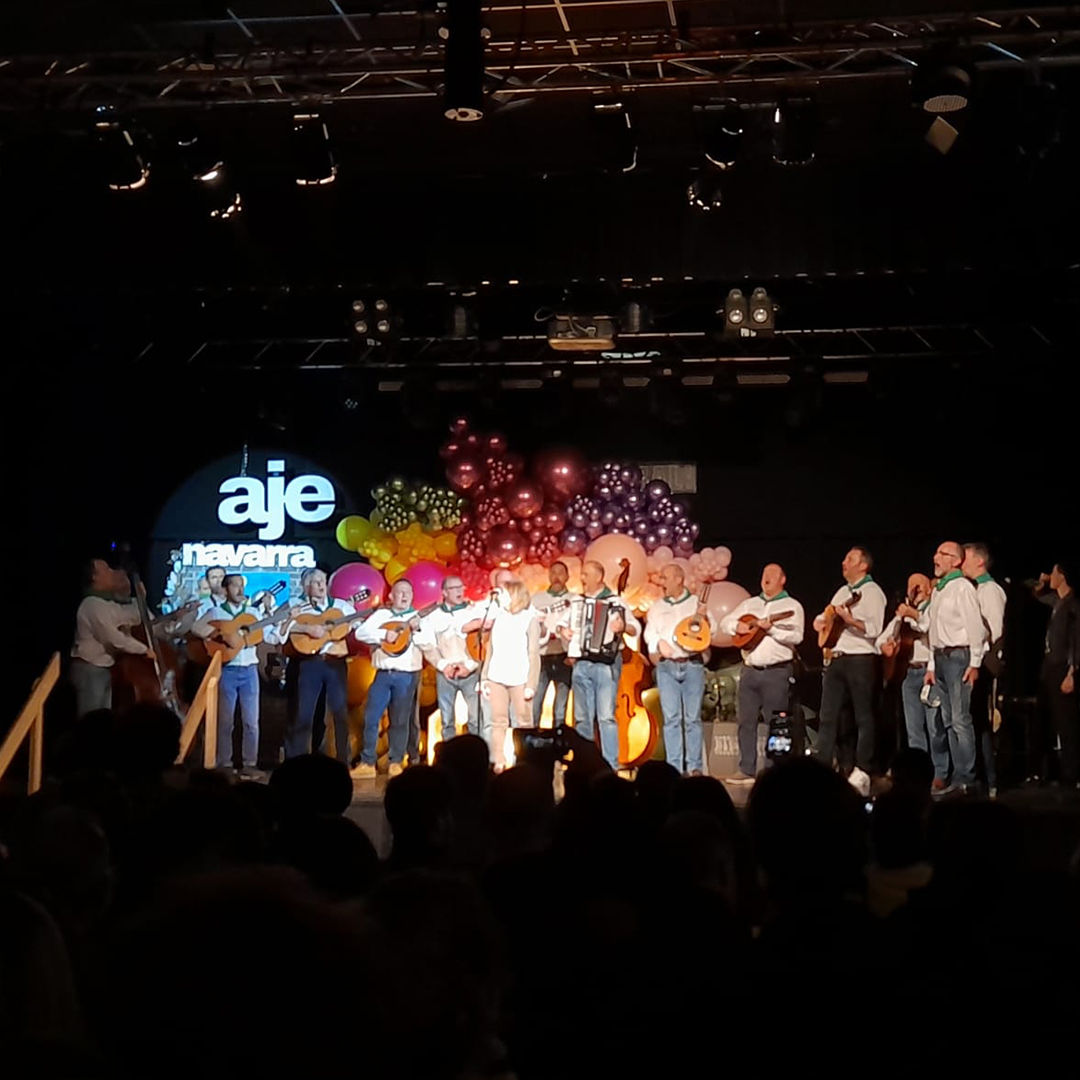 El pasado martes estuvimos en la gala de celebración del 20 aniversario de la <a href="/AJE_Navarra/">AJE Navarra</a> celebrada en el Zentral. 

El evento estuvo marcado por la música y otros atractivos. Fue un placer acompañaros en vuestro aniversario.

👉 bit.ly/20-aniversario…