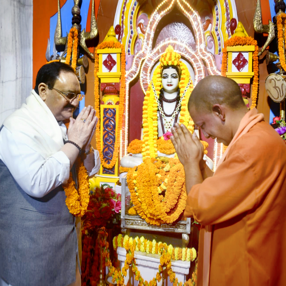 myogiadityanath's tweet photo. कोरोना महामारी के दौरान भाजपा के अलावा सभी पार्टियां 'होम आइसोलेशन' में थीं।

मा. राष्ट्रीय अध्यक्ष जी ने सभी कार्यकर्ताओं को जनसेवा हेतु प्रेरित किया।

भाजपा का हर कार्यकर्ता आपदाकाल में लोगों की सेवा और सहयोग के लिए तत्पर नजर आया।

.@BJP4India के लिए 'सेवा ही संगठन' है। https://t.co/wcFpQAwqfh