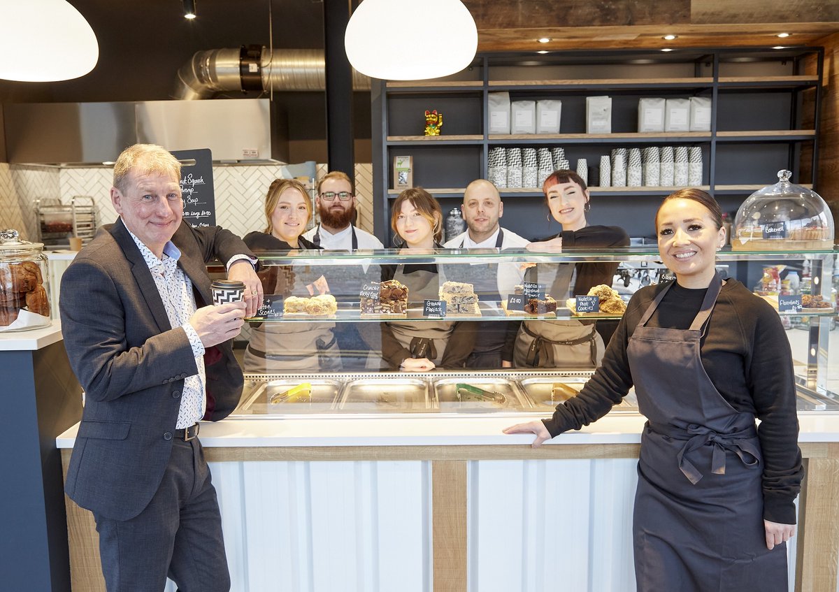 BrightEyesHull's tweet photo. Nibble opens sister takeaway to serve growing Fruit Market community https://t.co/M2ZoEu1Xqj @nibblehull @FruitMarketHull #HullFruitMarket #NibbleHull https://t.co/EqPquCOs57