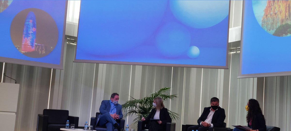 Participant en #Catalunyaendigital iniciativa de <a href="/Telefonica/">Telefónica</a> per impulsar la transformació digital.
Els i les ponents <a href="/pimec/">Pimec</a> <a href="/cambrabcn/">Cambra de Comerç de Barcelona</a> destaquen que tenim la infraestructura però falta talent. A la <a href="/fib_upc/">FIB - UPC</a> treballem per afrontar aquest repte.