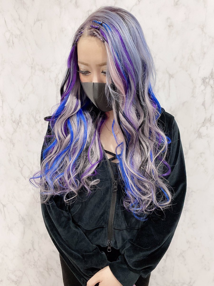 RENA©💜💜💙💙 メッシュ3色入れて派手派手に🔥 前髪はいつもの見せる