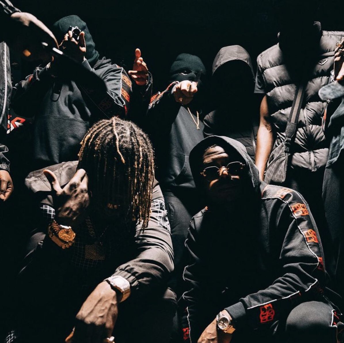 Bangrzfr's tweet image. Le clip du titre « MAUVAIS 2X » de Gazo &amp;amp; Ninho a atteint le million de vues en 1 jour ! 

De plus, le titre est actuellement 1er du Top 100 Apple Music France.

Gros démarrage. ✨