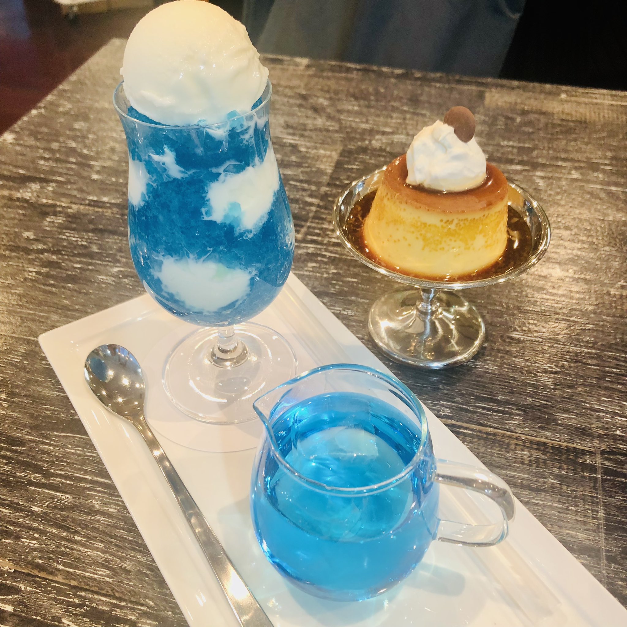 Water 青活 空色クリームソーダ クリームソーダ プリン 新宿 サーティーンカフェ Sweet Rain Pouring Rain T Co Vkt0noxzvp Twitter