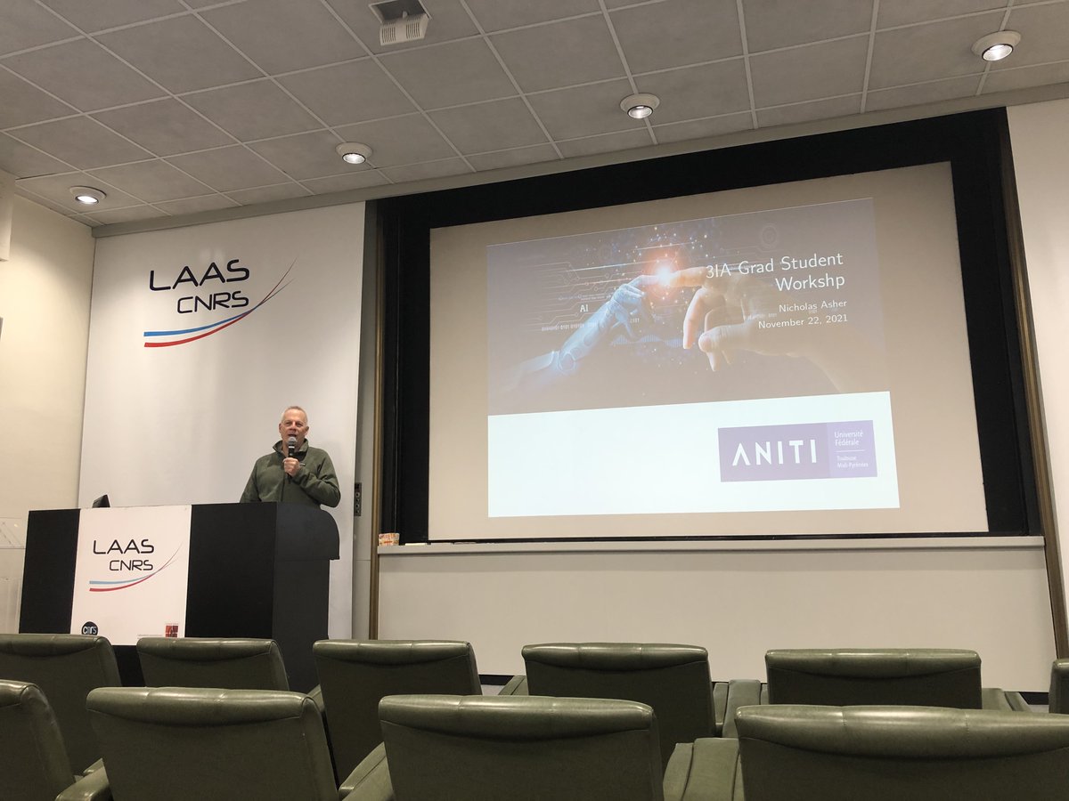 Dingge_Liang's tweet photo. The first day of 3IA doctoral workshop in Toulouse! #3IADWS
Congrats to the nice presentaion of Hugo! @HugoSchmutz2 @InriaMaasai @3IAcotedazur . https://t.co/XrnXT8pmPj