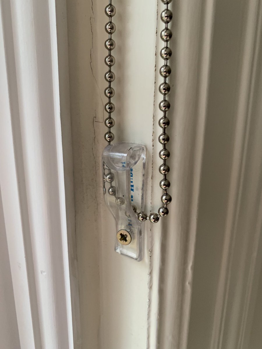 QuintinOliver's tweet photo. #BlindGate 9: (for anyone still riveted to the 48-hour saga) Health and Safety has stepped in to report that I’d omitted the important child-proofing lock - see sample below. Can we open #CatchGate now? https://t.co/MsxRZXR2Bd