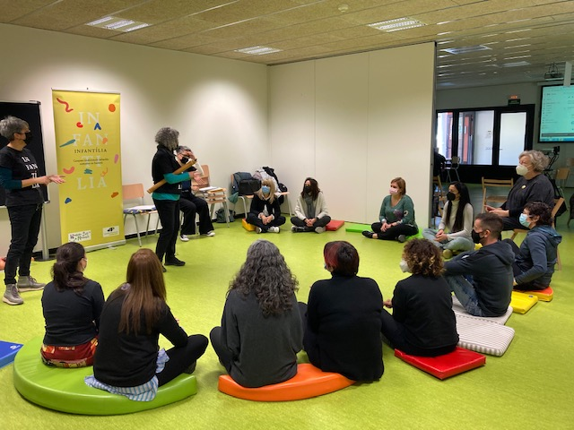 educaciolleida's tweet photo. Aquest dissabte passat les educadores de les escoles bressol han assistit al taller @infantilia amb recomanacions pedagògiques per apropar la #cançoinfantilenlleidata als infants de les escoles bressol municipals de Lleida https://t.co/G1brmOZmXy