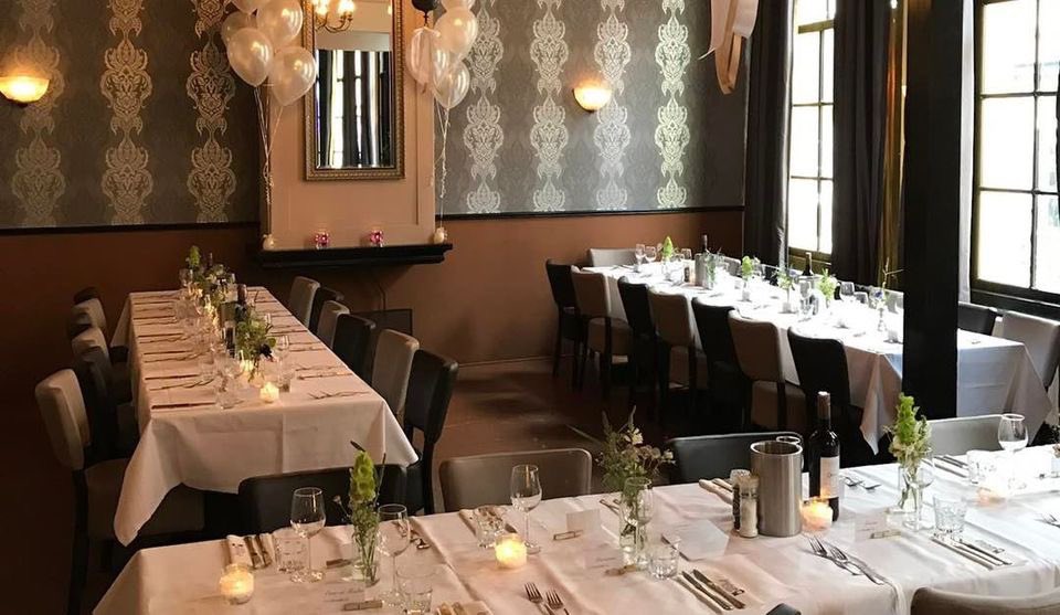 𝐆𝐑𝐎𝐄𝐏𝐒𝐃𝐈𝐍𝐄𝐑 

Op zoek naar een passende locatie voor een etentje met een groepje vrienden, familie of collega’s?

Vraag vrijblijvend een offerte aan en maak gebruik van één van onze groepsmenu’s.

heerenvansonoy.nl/groepen-en-zak…