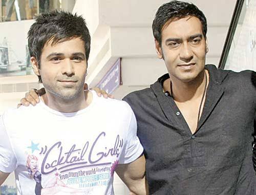 KkcAbid's tweet photo. Congratulations @ajaydevgn sir for completing 30 golden years in bollywood. ❣️🎉
#30YearsOfAjayDevgn https://t.co/OkGWxWtMpf
