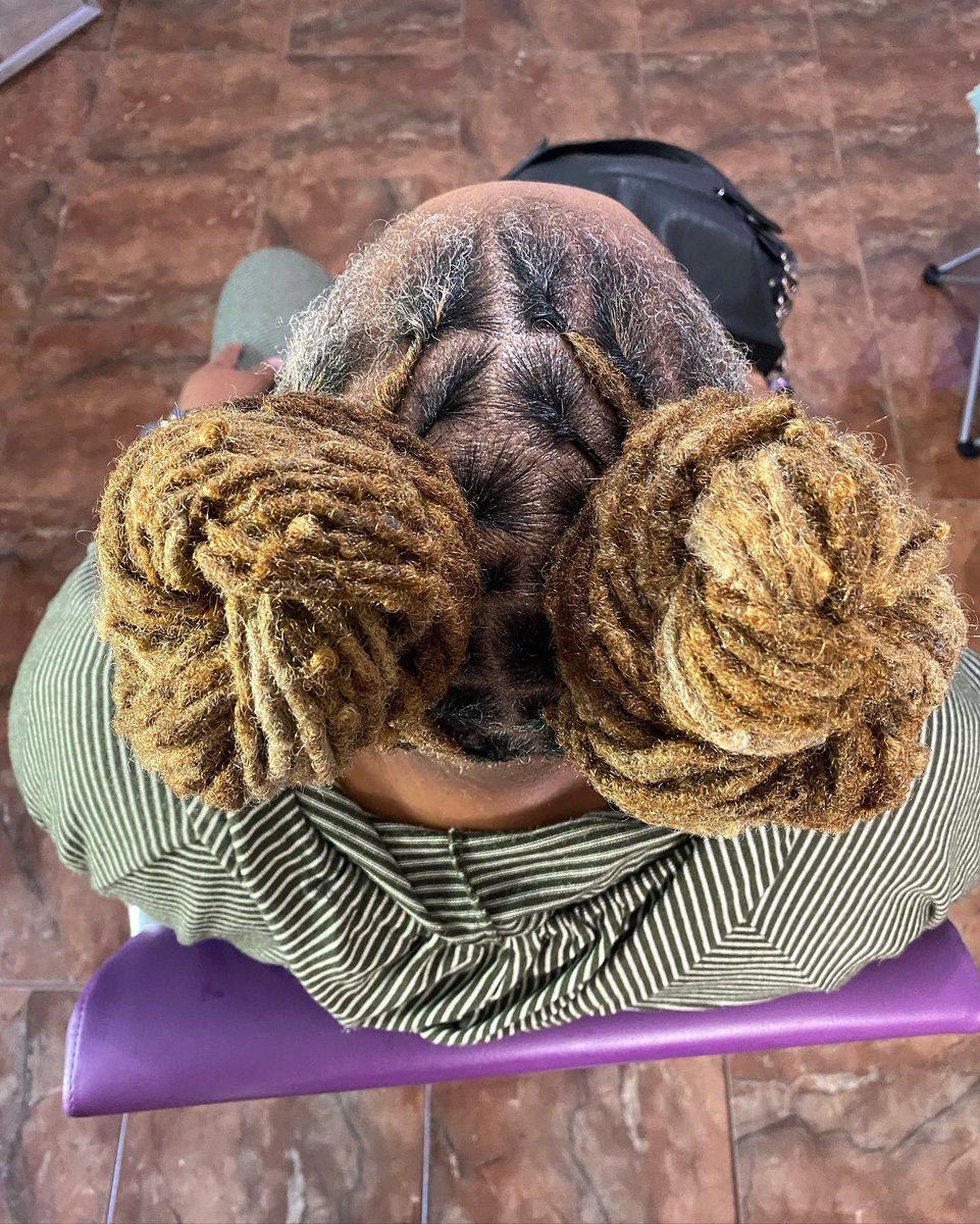 Retwist and buns 😍