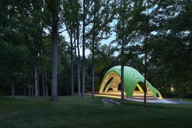 SaunterClaus's tweet image. Dance party at The Chrysalis outdoor amphitheater. 5-7 pm tonight. #HoCoEvents  GPS - The Chrysalis, Columbia, MD 21044