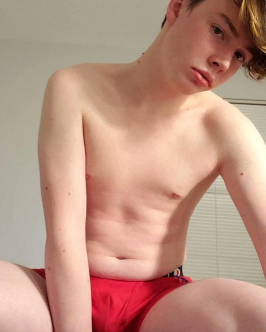 Wanted to do something a tad more vanilla then usual. ???
#twink #gayfetish #cuteboy #sexy #undies #gayunderwearfetish