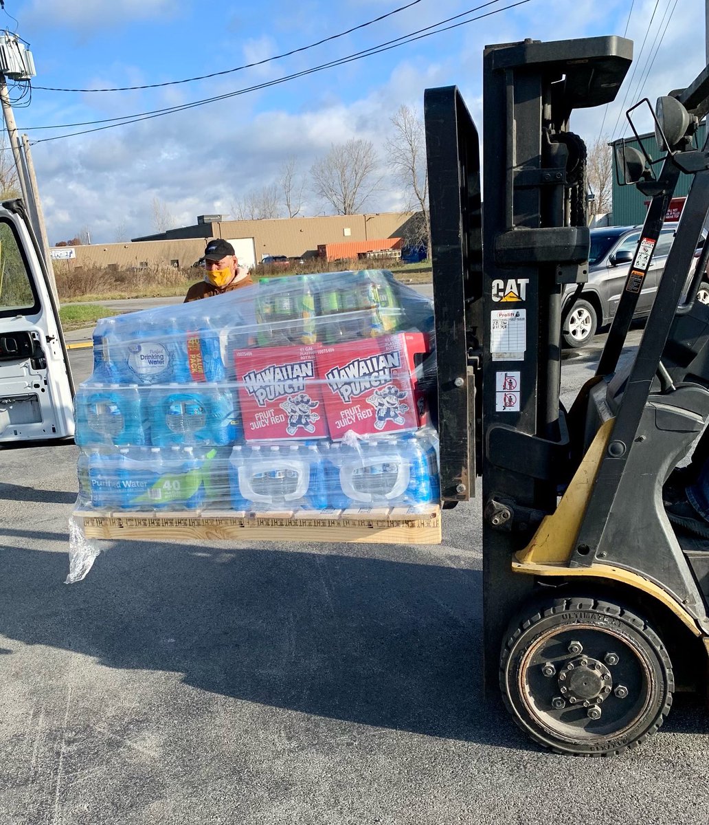 bevcoasters's tweet image. This time of year has always been an important time for us at Katz Americas, as it is a time for giving!
We are excited to announce that this year we donated 6,056 lbs for the Niagara Community Action Program! Since 2009 Katz has donated 54,517 lbs! 👏⭐️
#katzcoasters #GiveBack