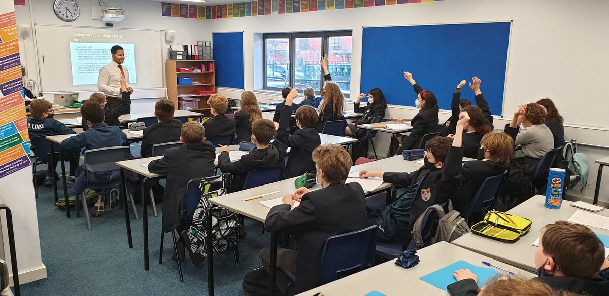 StraUponAvonSch's tweet photo. Meanwhile students are also pushing themselves afterschool  in either Aim for 9, Grade Booster or Stratford Scholars sessions. https://t.co/enQYZKoAJf