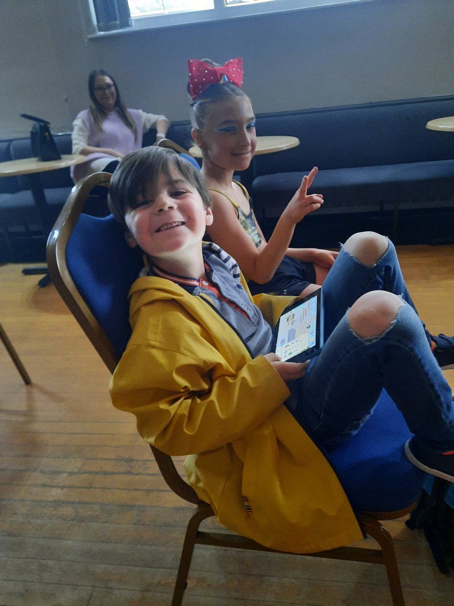 MelisaFleury1's tweet photo. And well done to this poor lad who had to sit for 9 hours in silence #dancebrother 💙 @stannesrcp https://t.co/kiQRr1ymAw