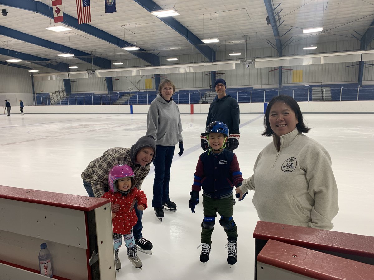 CentreICEArena's tweet photo. Thanksgiving Weekend: 3 Open Skates &amp; 3 Sticks &amp; Pucks EACH DAY Fri &amp; Sat! Lots of times to skate other days too! Open Skate: $5 admission, $5 skate rental. Sticks &amp; Pucks $10 admission. Open Skate schedule: https://t.co/AcKVrhaLKx Sticks &amp; Pucks schedule: https://t.co/aHzgEFNqVK https://t.co/CaPVx202me