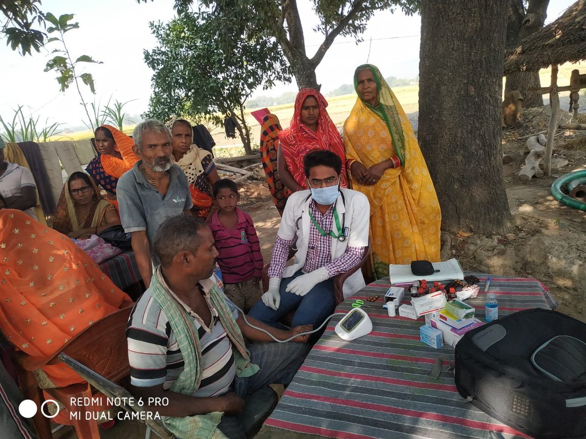HWC_UP's tweet photo. Team of @AyushmanHWCs Khakhara of Chandauli district of UP is reaching everyone through outreach NCD screening camp as a part of #AzadiKaAmritMahotsav activities
#LeavingNoOneBehind https://t.co/TCibNTAlAe