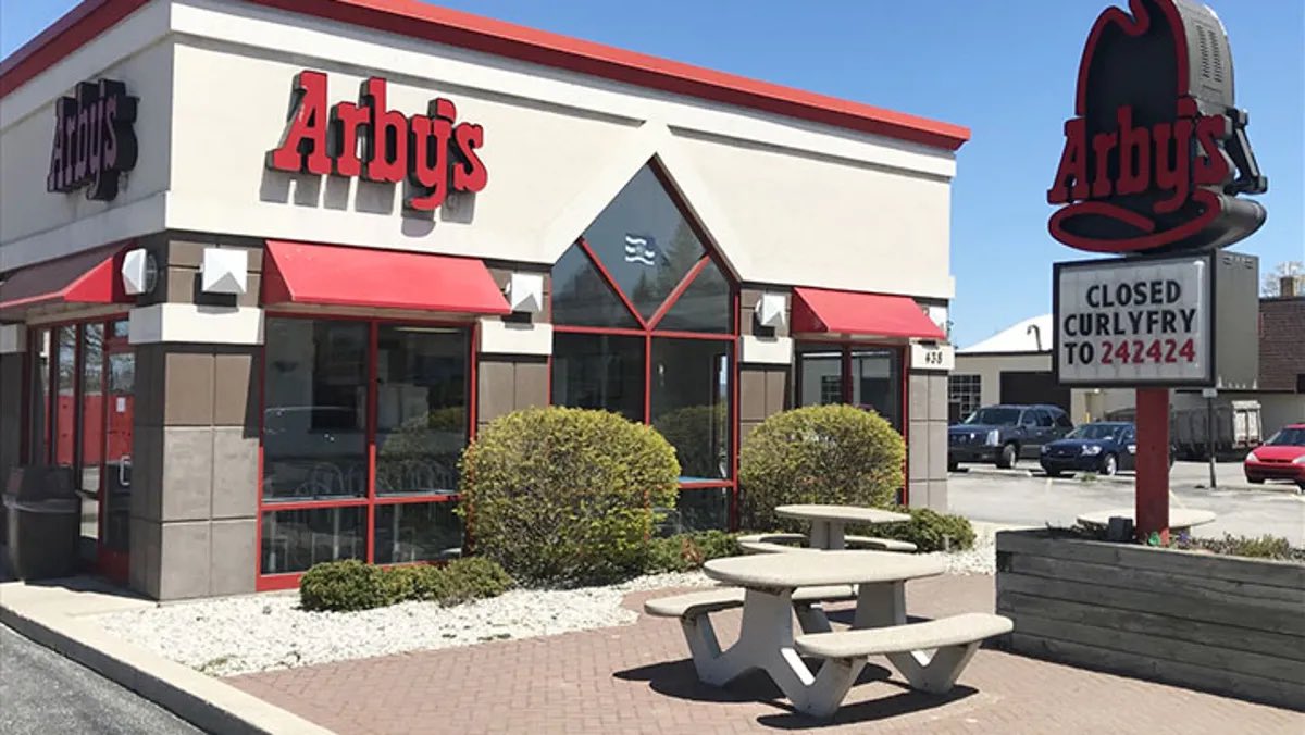 idimeology_'s tweet image. If you were starving &amp;amp; had no other options to choose from, which one you eating at? #TakeYoTime 😭🤣🤣