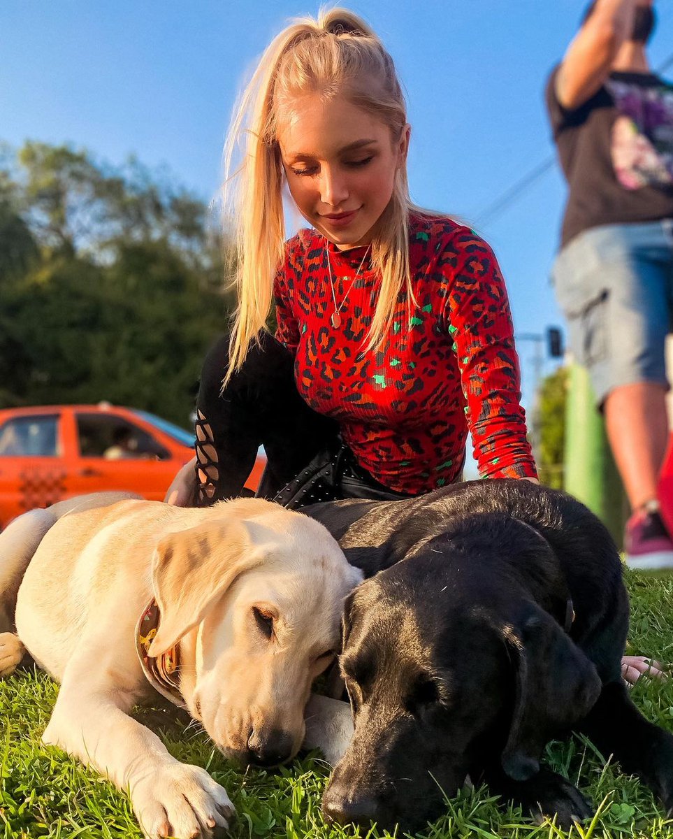 godsbind's tweet image. pov: você namora comigo e ama tirar fotos minhas.