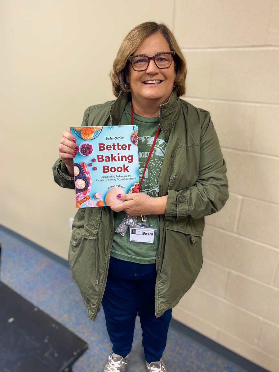 Our amazing para Mrs Stephen’s brought PCE a special gift!!! Her daughter Kristin Hoffman has authored a cookbook, “Better Baking Book”. Thank you Kristin for signing a book for our students!   🍪🍰🧁