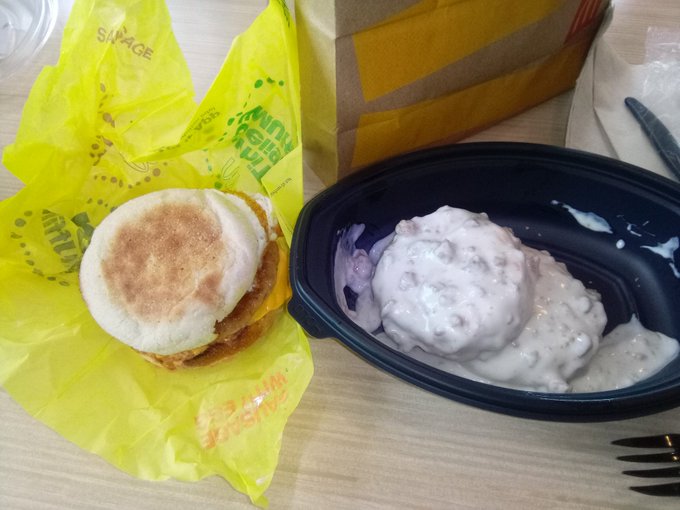 #thatveganteacher  Yummy yummy breakfast 🍳 https://t.co/UMbl1On69l<a href="/tag/thatveganteacher"class="tags">&#35;thatveganteacher</a>