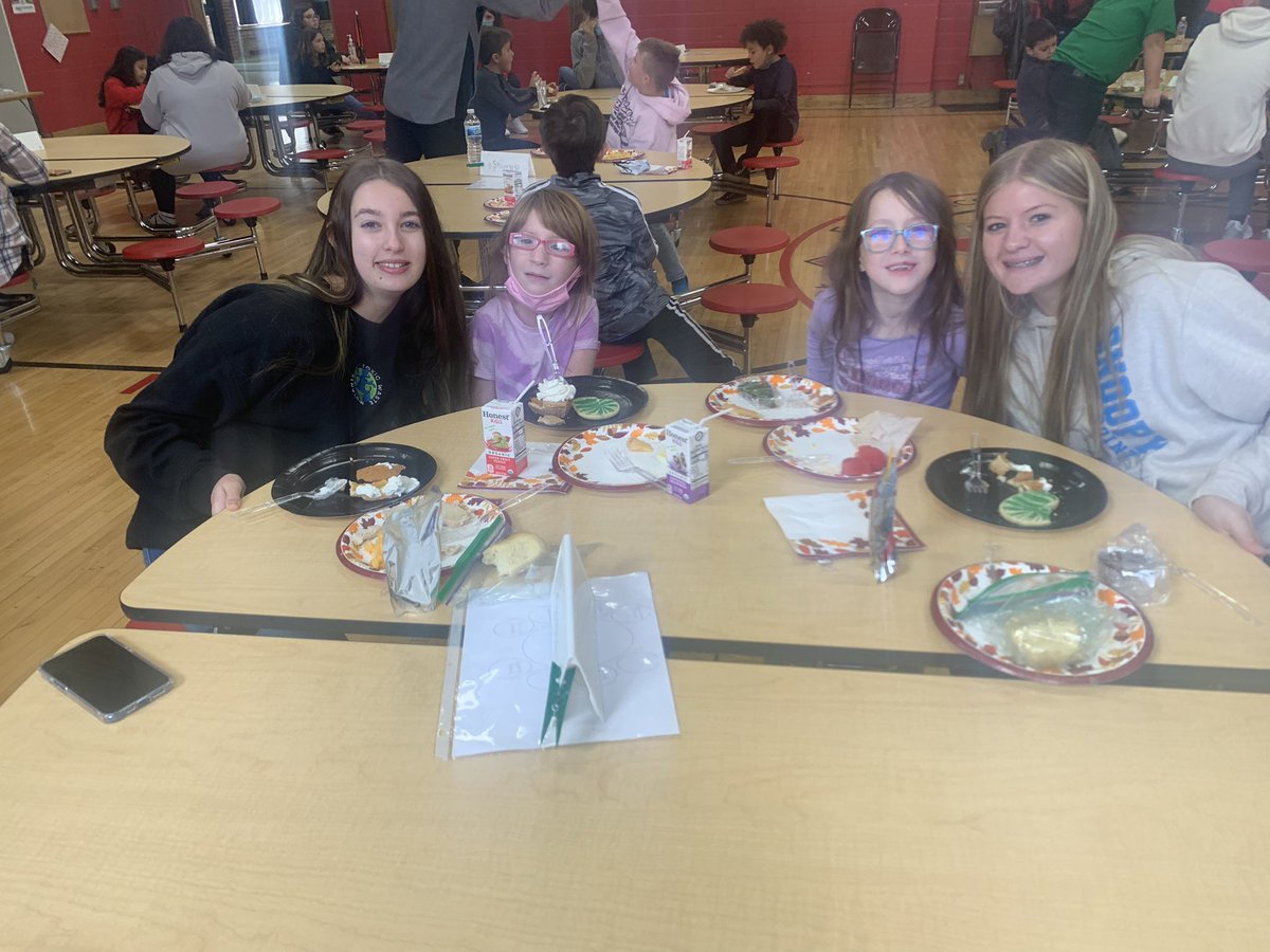 Tony Hollow tweet media