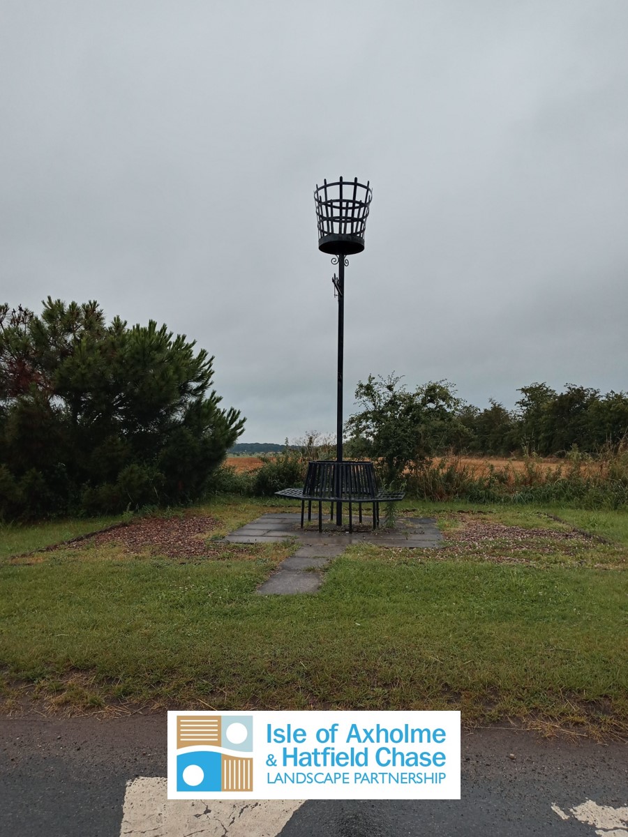 Like this one in Wroot there are thousands of beacons across the UK, Channel Isles, Isle of Man and other UK oversea territories. Mostly used to celebrate royal occasions as well as milestones. The tradition dates from Queen Victoria's Diamond Jubilee in 1897.
#history #beacons