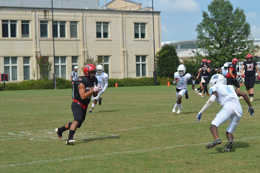 TE #87 

6’3

240

Full qualifier 

3.7 gpa

Juco tape 🔽🔽

hudl.com/v/2G5wmH