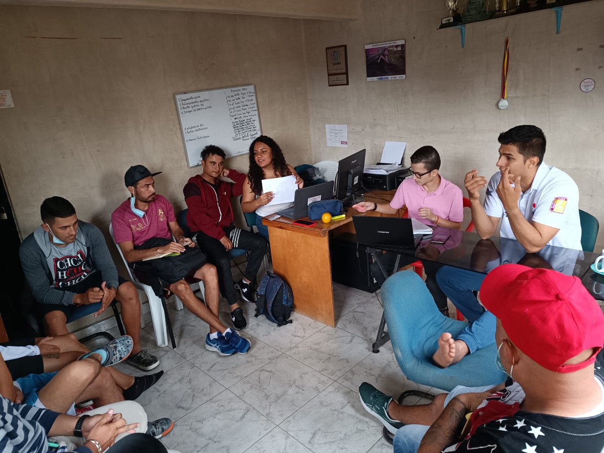 guevaramario8's tweet photo. #AJOLIS | Desarrollamos reunión semanal con todo el equipo de Formadores del programa "El Deporte como Instrumento de Paz" de la organización AJOLIS, evaluando y buscando mejorar continuamente en todos nuestros procesos.
#MarioGuevara #IbaguéEnMovimiento https://t.co/DBjeAwTCyD