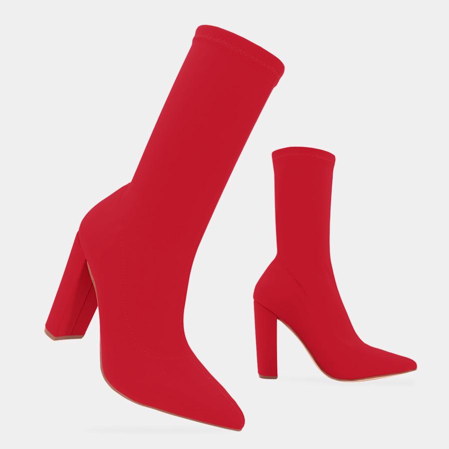 ❤️ ¡Son los botines que harán que te conviertas en la más “sexys”! ¿Te atreves?
.
Style: ELMAR ROJO 💋
.
#myshoesmx #myshoesmexico #igshoes #botines #botinetas #botinesmujer #igshoes #modamujer #styleoftheday