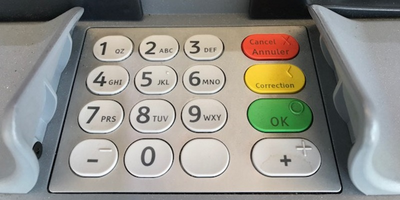 Couple Cautioning Eastern Health Employees After Someone Tried to Access Their Bank Account

vocm.com/2021/11/22/loc…