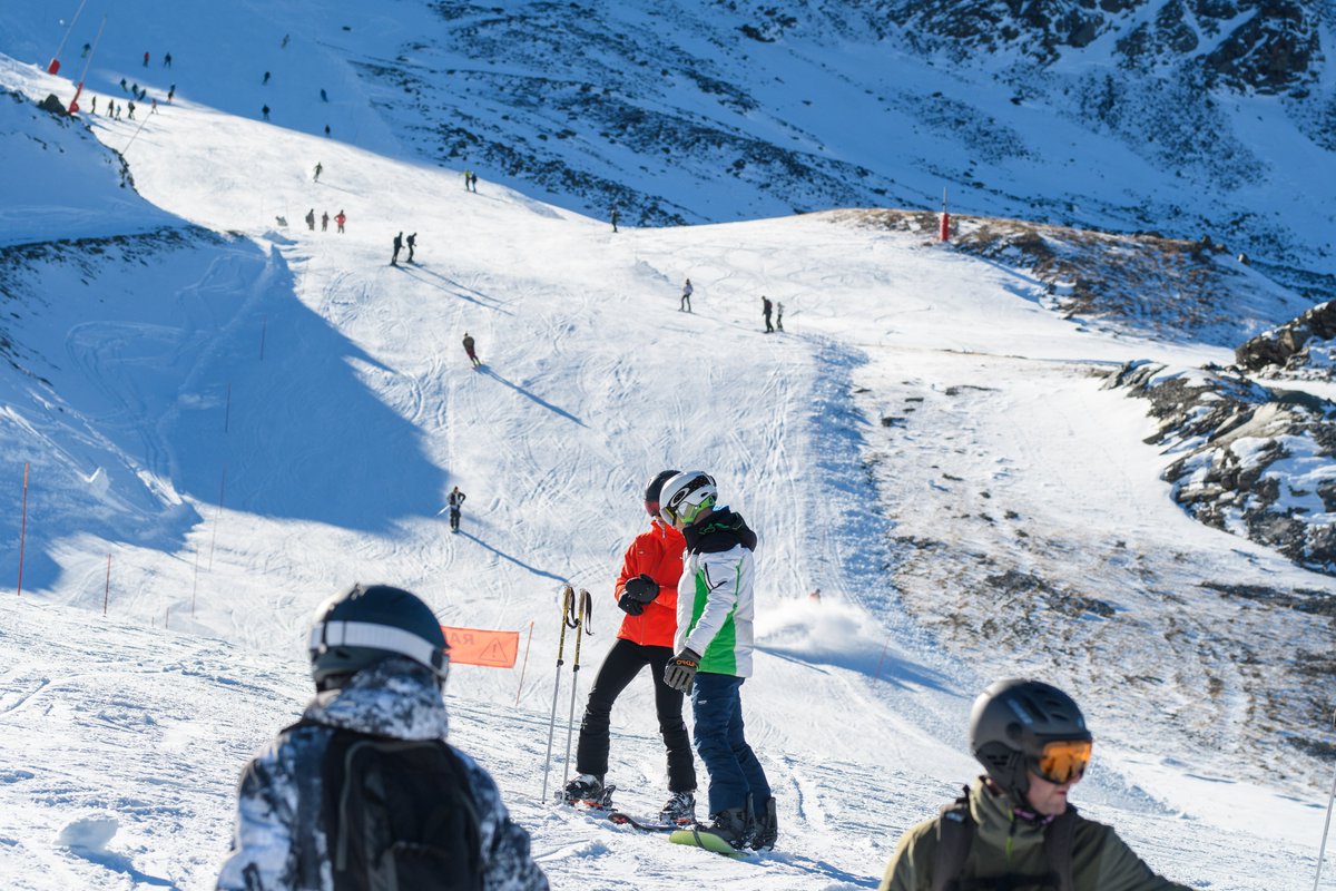planetski's tweet photo. Well, that was the best w/end we've had in a while!
The official opening of #ValThorens:
https://t.co/qV1ZAQBRKX
❄️⛷️❄️🏂❄️⛷️❄️🏂❄️
@3Vallees_france @Val_Tho #backonsnow #winterishere https://t.co/jSCYcSksrX