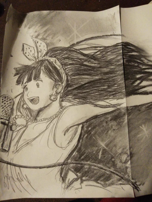 木炭をつかって描いたりもしましたが、こっちは採用しなかったです。 