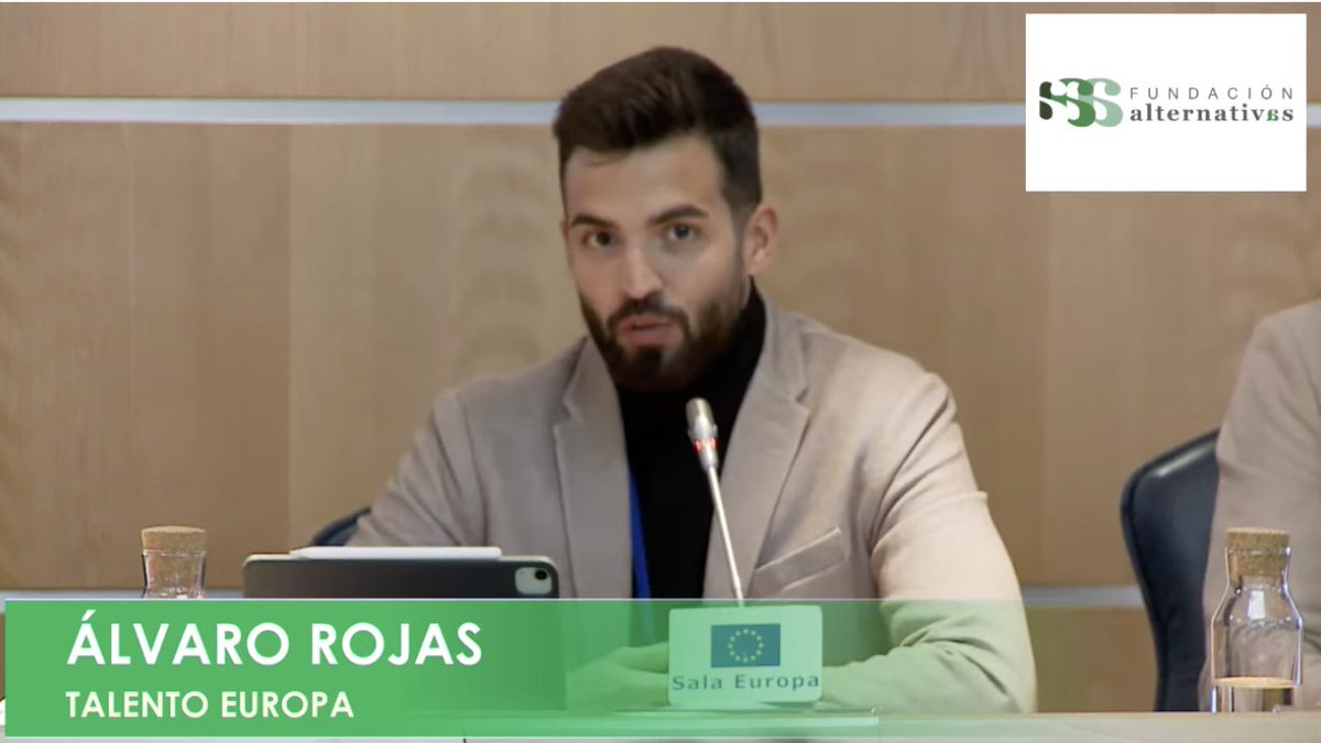 🇪🇺 <a href="/Alvaro_RojasF/">Álvaro Rojas</a> (<a href="/talentofuturo_/">Talento para el Futuro</a>): "La Unión Europea no es elitista, pero sí compleja. Lo que tenemos que hacer nosotros es el esfuerzo de traerla a la ciudadanía. Lo que no veo en nuestras aulas es una enseñanza sobre ello" #InformeUE2021