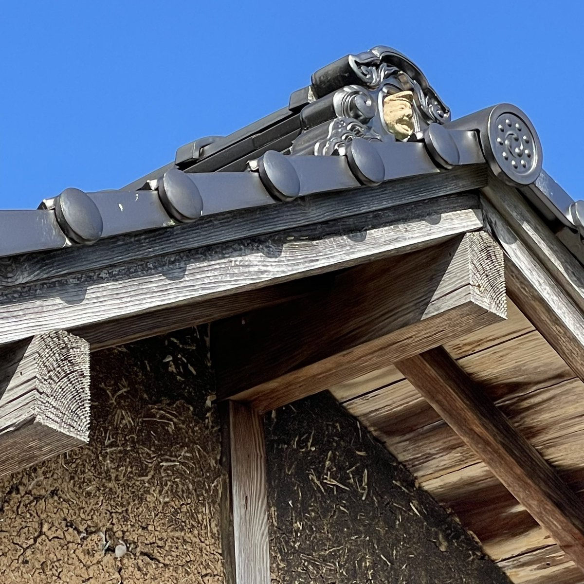 大黒さん恵比寿さんの鬼瓦には、今回訪ねた但馬から舞鶴にかけての街町