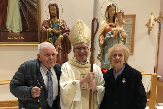 BishopMonforton's tweet photo. How fitting to celebrate our diocesan marriage anniversaries with 100+ couples on the Solemnity of Our Lord Jesus Christ, King of the Universe in Steubenville, Marietta, and Ironton.  We thank God for the sacred gift of the Sacrament of Matrimony. https://t.co/pGBcLzoSdf