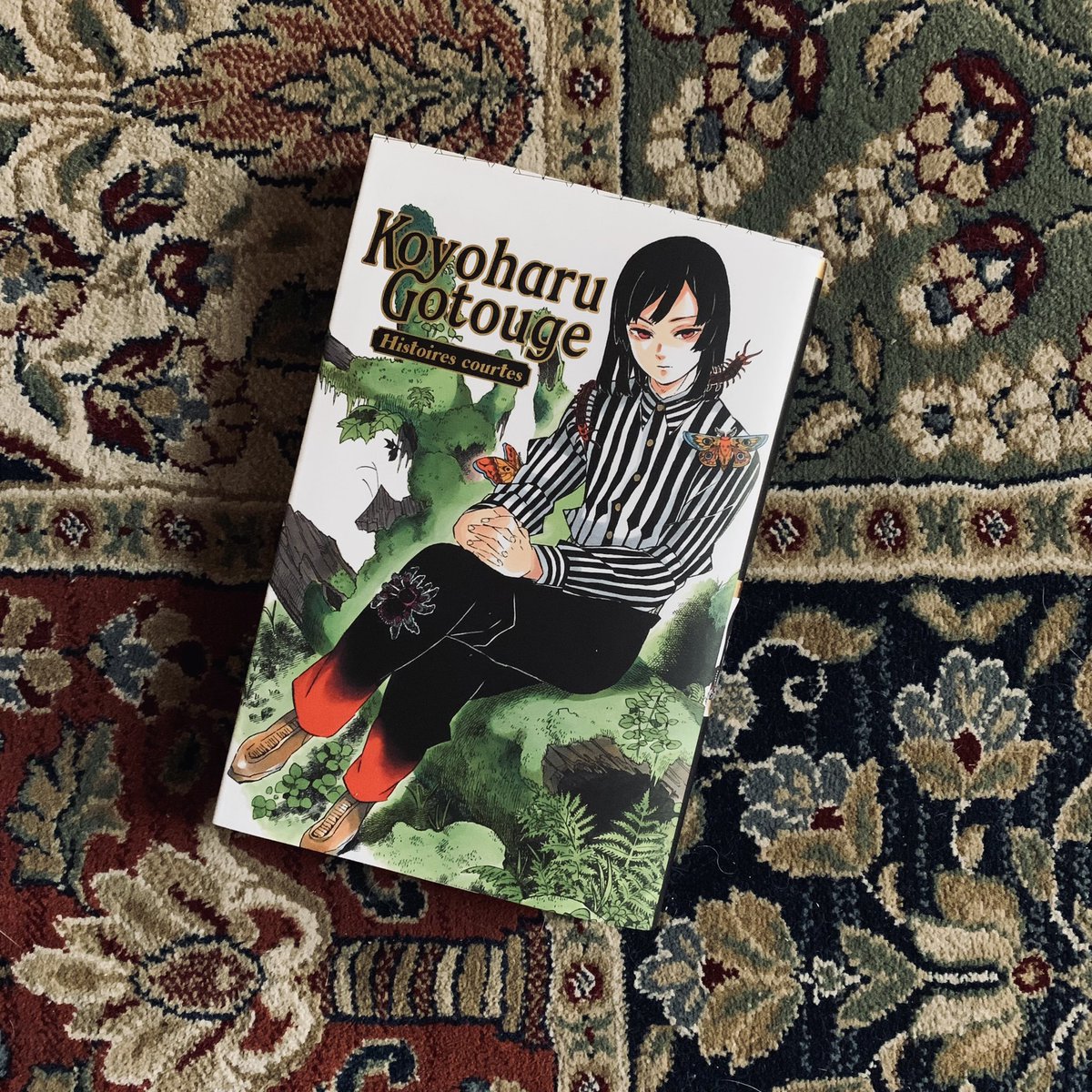 mmythosmanga's tweet photo. 吾峠呼世晴短編集 (#GotôgeKoyoharuTanhenshû) - 2019. #Shonen prépublié en partie dans le #ShōnenJump et le #JumpNext. À la lecture de ce recueil d’histoires courtes, #GotougeKoyoharu semblait déjà poser les pièces d’un puzzle qui deviendra #DemonSlayer. Une lecture très agréable. https://t.co/oW3iYBnVKq