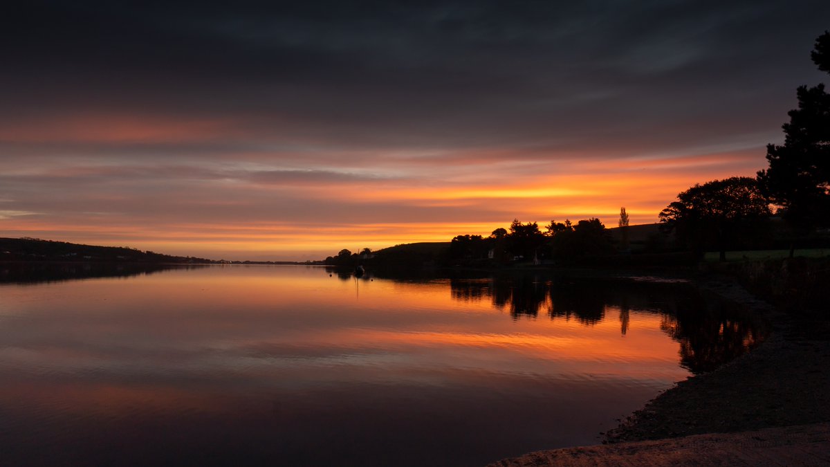 scmediauk's tweet photo. Sunrise over the Teign Estuary  South Devon #WexMondays #SonyAlpha https://t.co/V1MgFxtUK2