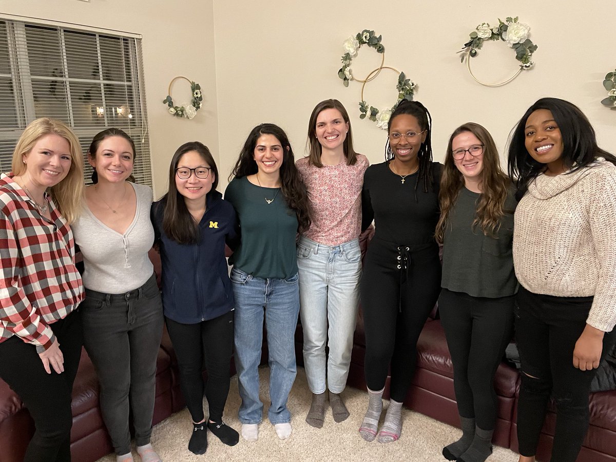 A happy Friendsgiving from these <a href="/IURadiology/">IU Radiology and Imaging Sciences</a> #radres! Love this group of #WomenInRadiology 

<a href="/DiSommaNerina/">Nerina DiSomma</a> <a href="/Rachel_L_Wise/">Rachel Wise</a> <a href="/YShawMD/">Yolanda Shaw M.D.</a> <a href="/AllisonCrone/">Allison Crone, MD</a>