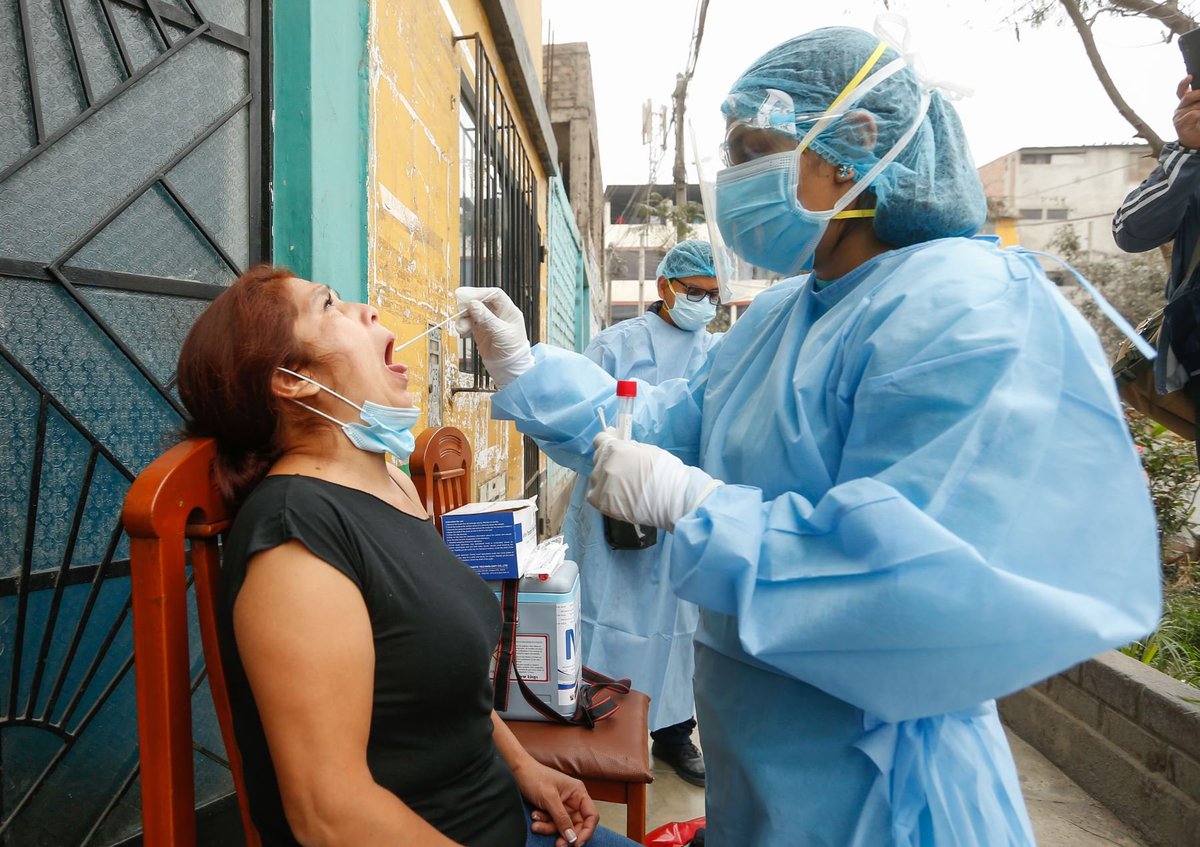 Agencia_Andina's tweet photo. 📢 El @Minsa_Peru reporta incremento de contagios por covid-19 en las últimas tres semanas, aunque estos indicadores aún no llegan a considerarse una tercera ola, afirma el titular del sector, Hernando Cevallos.

👉 https://t.co/JVv4aN33TA https://t.co/93Cqh7RDzp