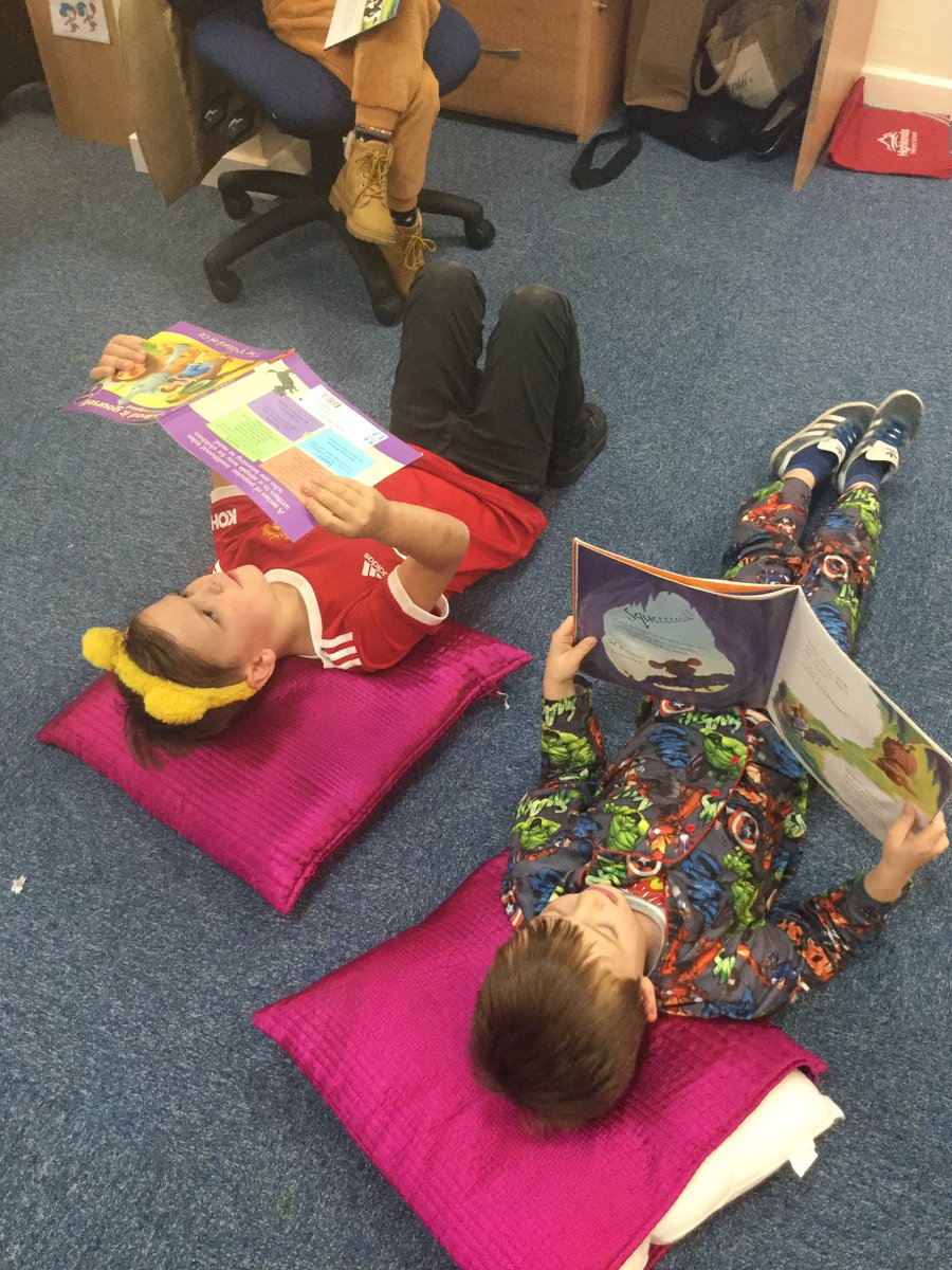 allitthighlands's tweet photo. Late to the party but book and biscuit from Friday #readingforpleasure https://t.co/8wKfZX9gmm