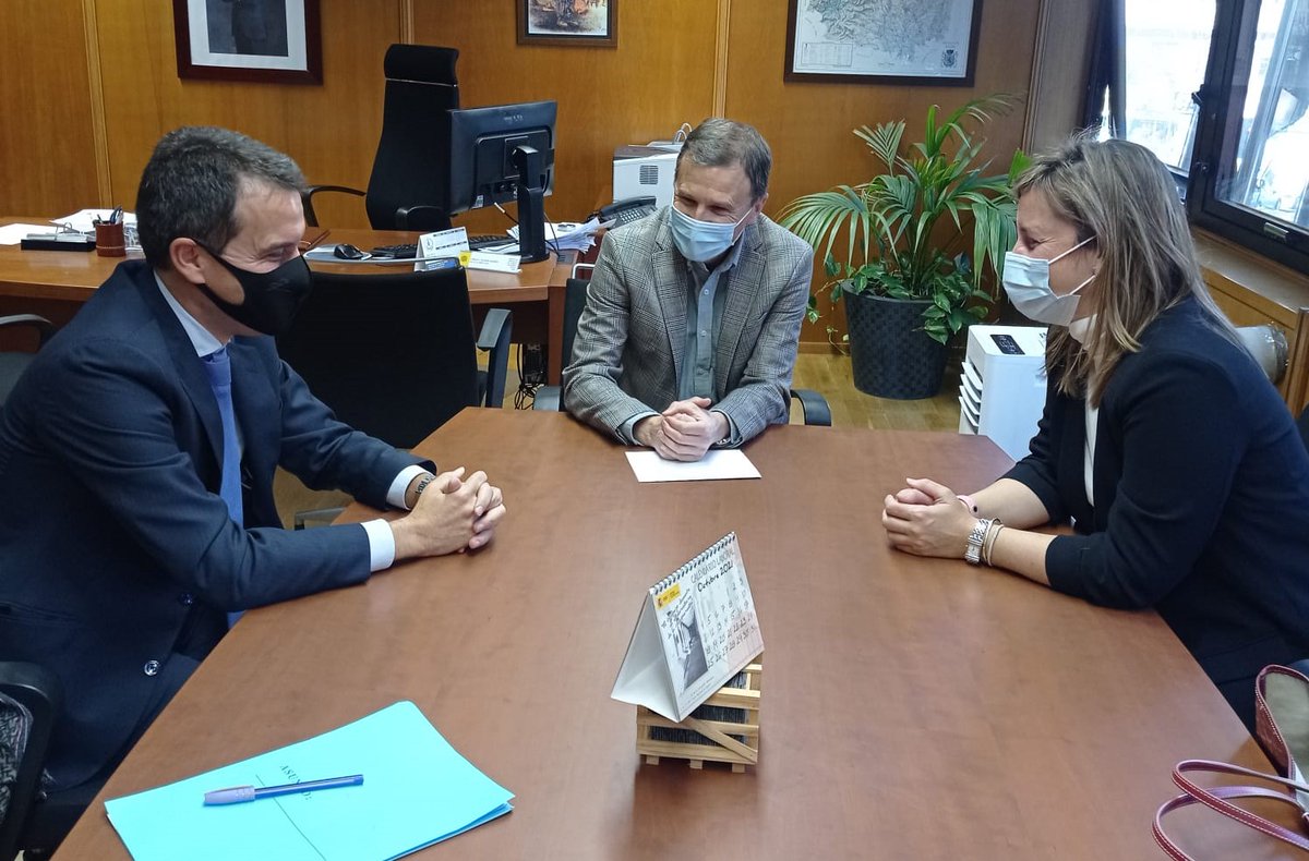 feleleon's tweet photo. 📰Nuestra Asociación Leonesa de Oficias y Despachos #ALOD se ha reunido con representantes de las diferentes administraciones con el objetivo de dar a conocer la asociación y establecer canales de comunicación y colaboración mutua. 🤝
#SomosFELE
👉https://t.co/TUt0jYXdfP https://t.co/BBX1hhWZkb