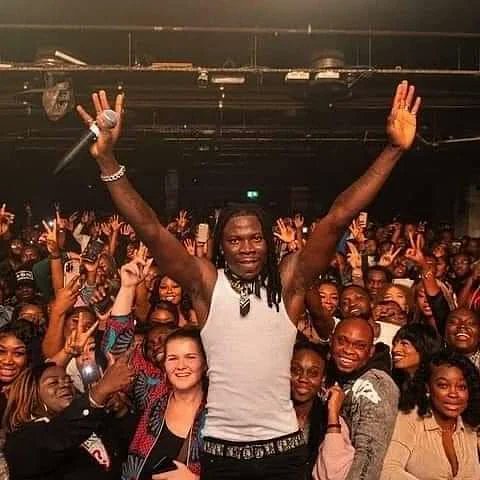 shatta_gain's tweet photo. Stonebwoy always make Ghana proud https://t.co/xtCCHpTLqN