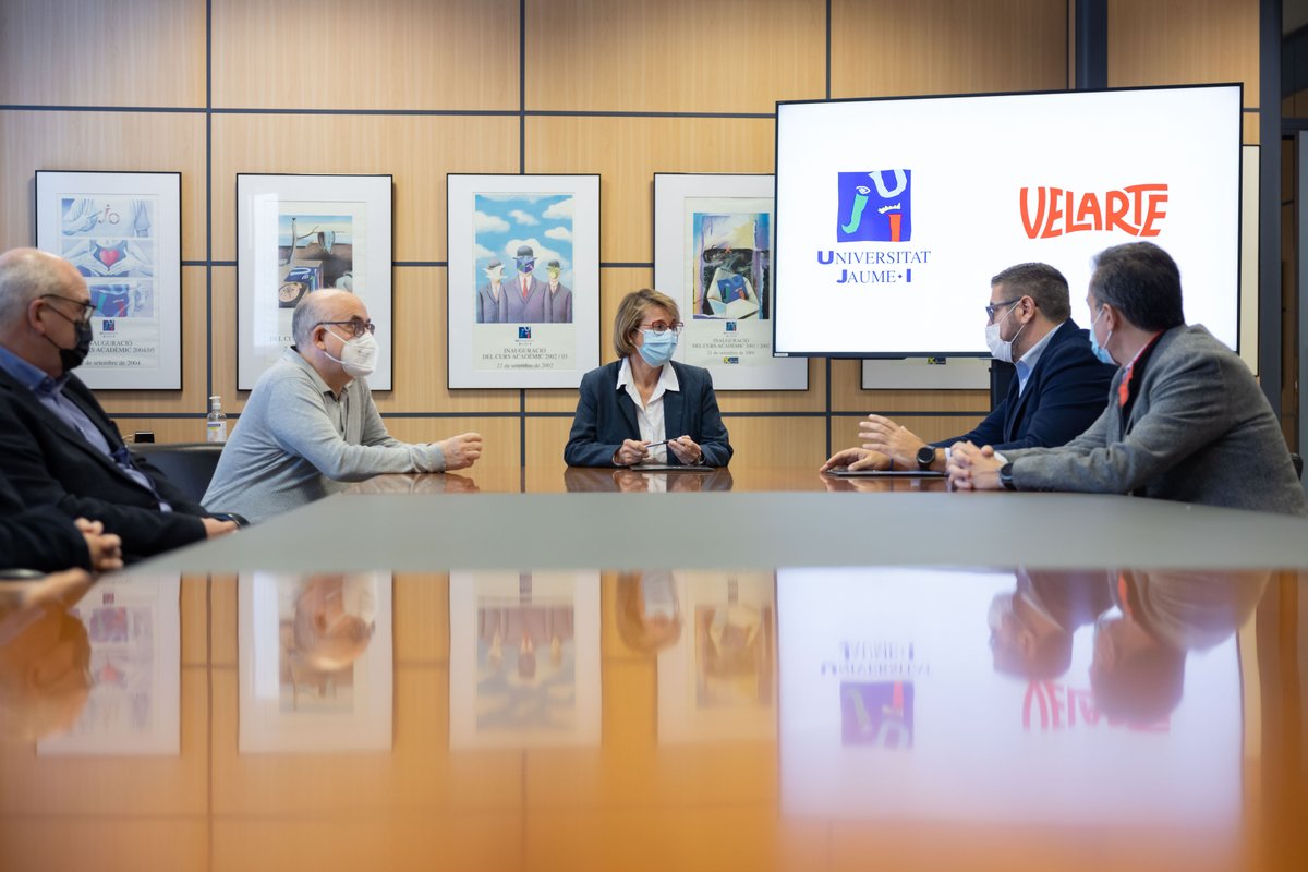 UJI y <a href="/Velarte_ES/">Velarte</a> promueven un doctorado industrial para la gestión ética de la empresa. El acuerdo permitirá el desarrollo de este proyecto objeto de la tesis de la doctoranda Teresa García, adscrita al programa en <a href="/EticaDemocracia/">Ética Práctica y Democracia</a>. bit.ly/3l15DOV